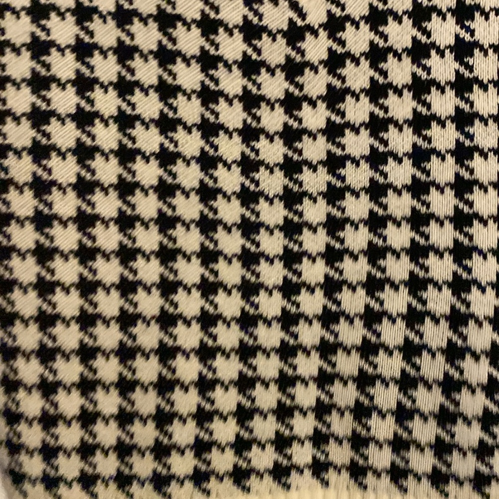 Double Zero Women’s  Oversized Houndstooth Sweater Vest - Picture 3 of 6